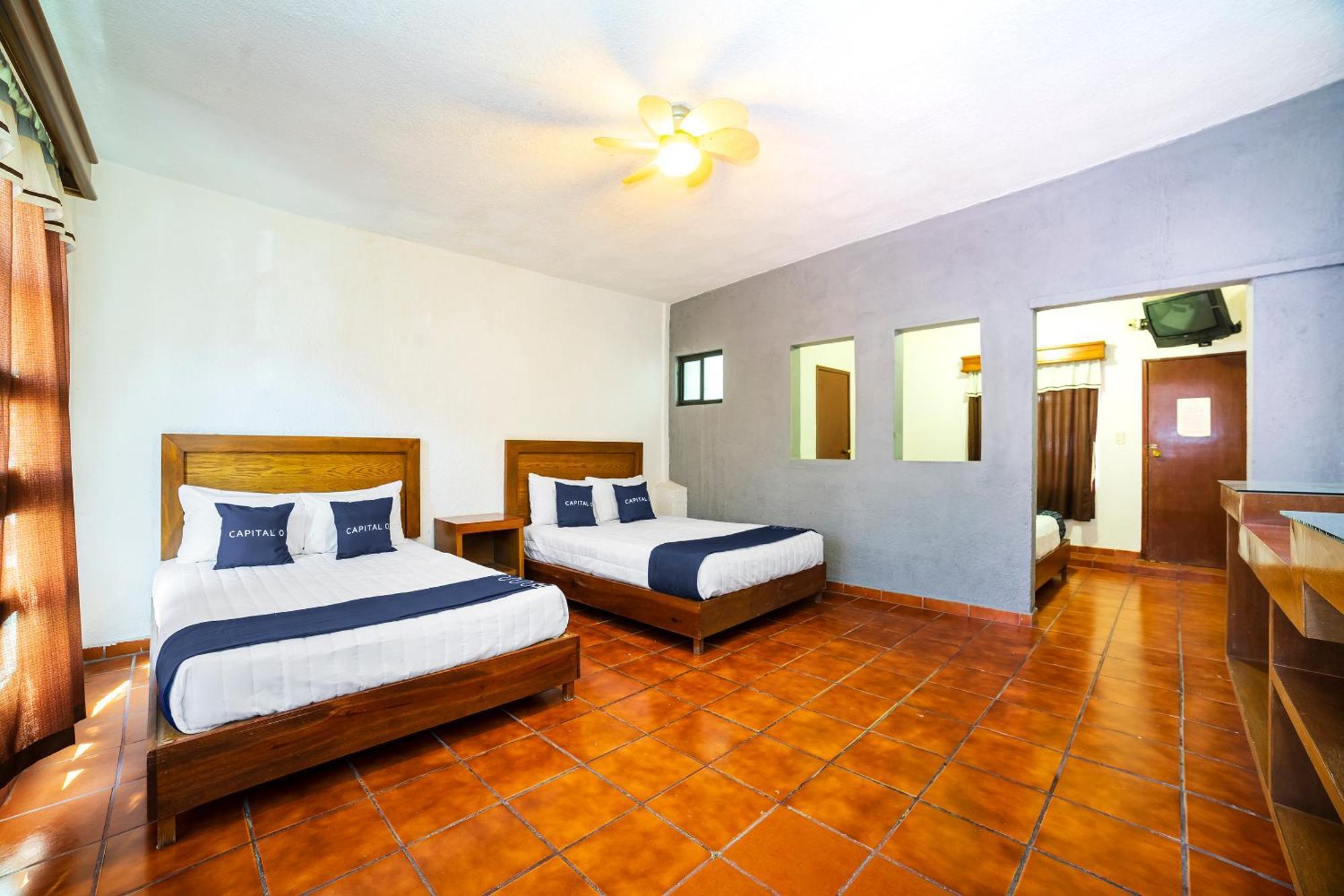 Capital O Hotel Casa Blanca Celaya  Eksteriør billede