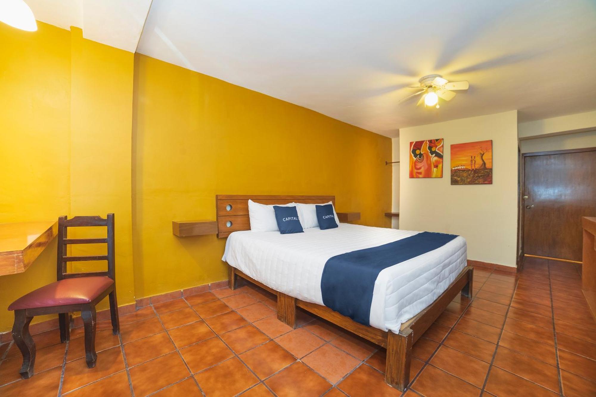 Capital O Hotel Casa Blanca Celaya  Eksteriør billede