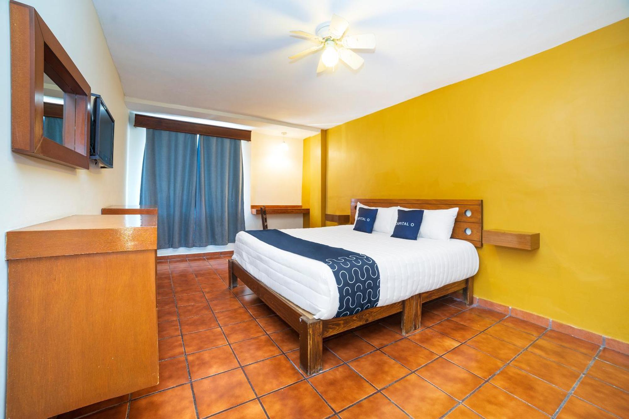 Capital O Hotel Casa Blanca Celaya  Eksteriør billede