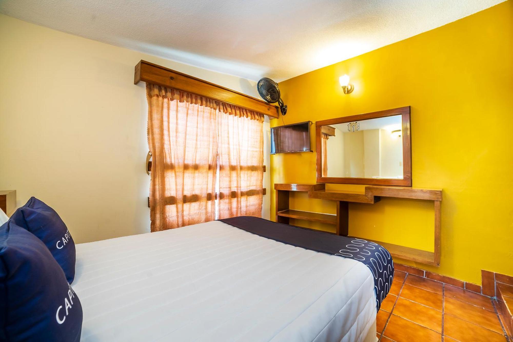 Capital O Hotel Casa Blanca Celaya  Eksteriør billede
