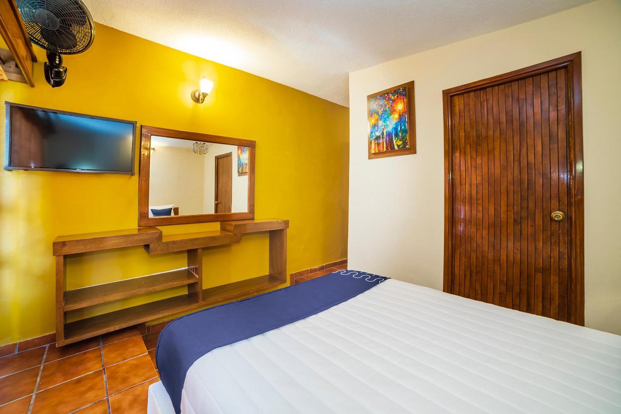 Capital O Hotel Casa Blanca Celaya  Eksteriør billede