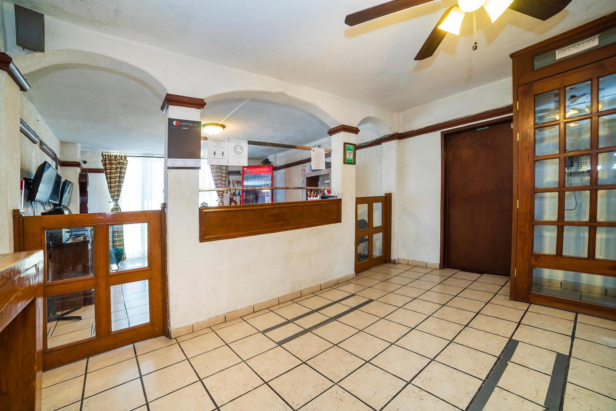 Capital O Hotel Casa Blanca Celaya  Eksteriør billede