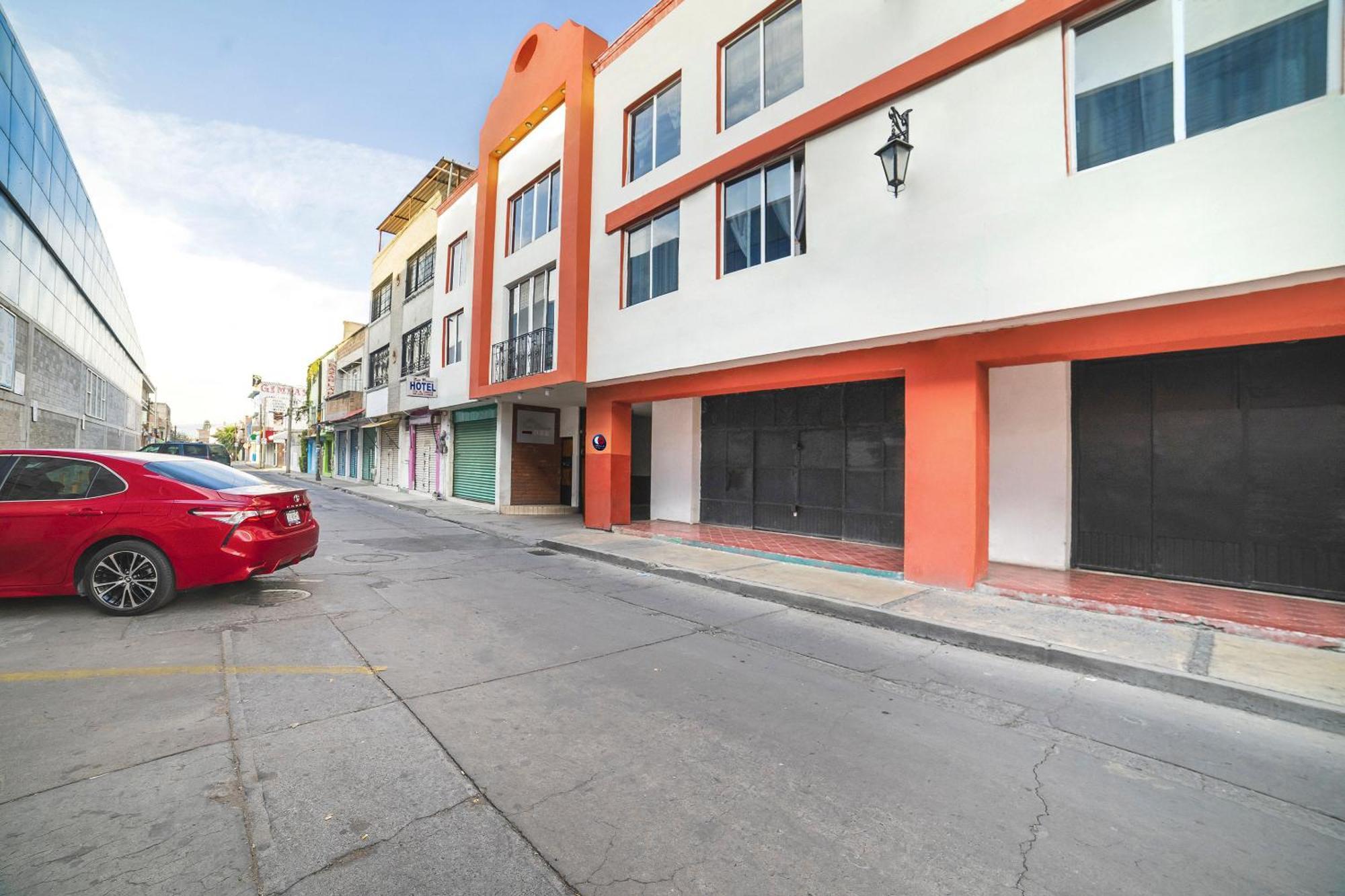 Capital O Hotel Casa Blanca Celaya  Eksteriør billede